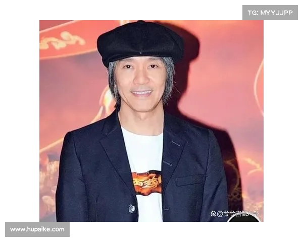 周星驰现身上海胡须几乎全白,双眼皮更显年轻气质,与甘比同框引发关注 周星驰现身上海胡须几乎全白,双眼皮更显年轻气质,与甘比同框引发关注